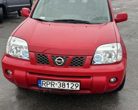 Красный Ниссан ИксТрейл, объемом двигателя 2.2 л и пробегом 273 тыс. км за 2850 $, фото 2 на Automoto.ua