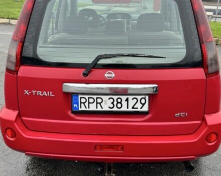 Красный Ниссан ИксТрейл, объемом двигателя 2.2 л и пробегом 273 тыс. км за 2850 $, фото 3 на Automoto.ua