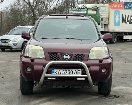 Красный Ниссан ИксТрейл, объемом двигателя 2.49 л и пробегом 298 тыс. км за 5999 $, фото 5 на Automoto.ua