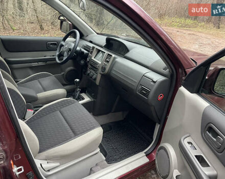 Красный Ниссан ИксТрейл, объемом двигателя 2.2 л и пробегом 160 тыс. км за 5000 $, фото 11 на Automoto.ua