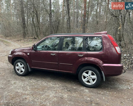Красный Ниссан ИксТрейл, объемом двигателя 2.2 л и пробегом 160 тыс. км за 5000 $, фото 4 на Automoto.ua