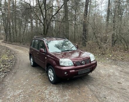 Красный Ниссан ИксТрейл, объемом двигателя 2.2 л и пробегом 160 тыс. км за 5000 $, фото 2 на Automoto.ua