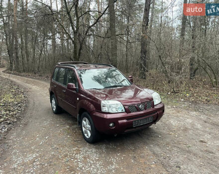 Красный Ниссан ИксТрейл, объемом двигателя 2.2 л и пробегом 160 тыс. км за 5000 $, фото 2 на Automoto.ua