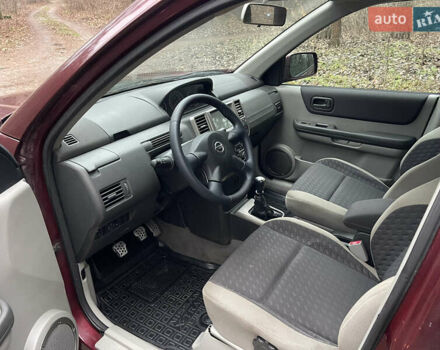 Красный Ниссан ИксТрейл, объемом двигателя 2.2 л и пробегом 160 тыс. км за 5000 $, фото 8 на Automoto.ua