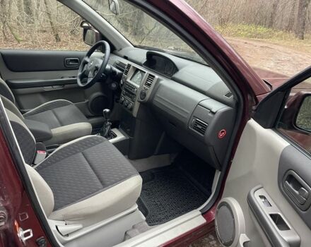 Красный Ниссан ИксТрейл, объемом двигателя 2.2 л и пробегом 160 тыс. км за 5000 $, фото 12 на Automoto.ua