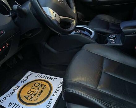 Красный Ниссан ИксТрейл, объемом двигателя 2.49 л и пробегом 95 тыс. км за 15690 $, фото 13 на Automoto.ua