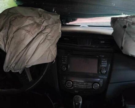 Красный Ниссан ИксТрейл, объемом двигателя 2.5 л и пробегом 70 тыс. км за 8300 $, фото 4 на Automoto.ua