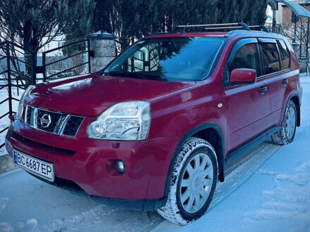 Красный Ниссан ИксТрейл, объемом двигателя 2 л и пробегом 233 тыс. км за 7500 $, фото 1 на Automoto.ua