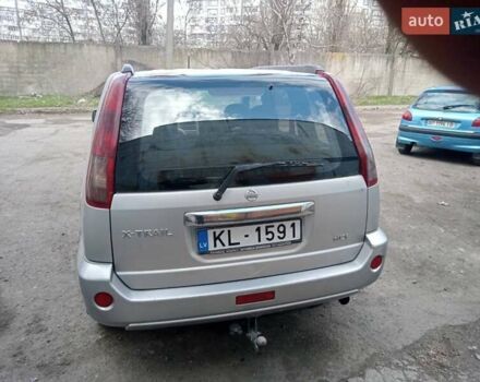 Ниссан ИксТрейл, объемом двигателя 2.2 л и пробегом 330 тыс. км за 4500 $, фото 3 на Automoto.ua