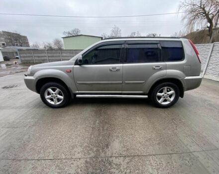 Серый Ниссан ИксТрейл, объемом двигателя 2 л и пробегом 330 тыс. км за 6000 $, фото 3 на Automoto.ua