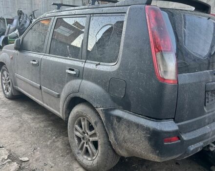 Серый Ниссан ИксТрейл, объемом двигателя 2.2 л и пробегом 300 тыс. км за 1200 $, фото 1 на Automoto.ua