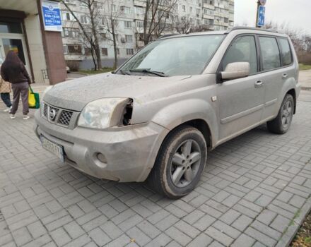 Серый Ниссан ИксТрейл, объемом двигателя 2.2 л и пробегом 193 тыс. км за 4000 $, фото 4 на Automoto.ua
