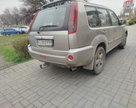 Серый Ниссан ИксТрейл, объемом двигателя 2.2 л и пробегом 193 тыс. км за 4000 $, фото 2 на Automoto.ua