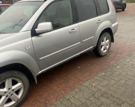 Серый Ниссан ИксТрейл, объемом двигателя 0 л и пробегом 230 тыс. км за 3400 $, фото 3 на Automoto.ua