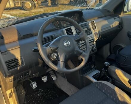 Серый Ниссан ИксТрейл, объемом двигателя 0 л и пробегом 304 тыс. км за 3443 $, фото 4 на Automoto.ua