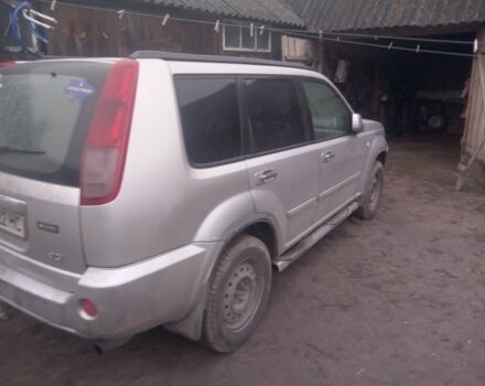 Сірий Ніссан ІксТрейл, об'ємом двигуна 2.2 л та пробігом 300 тис. км за 5000 $, фото 3 на Automoto.ua