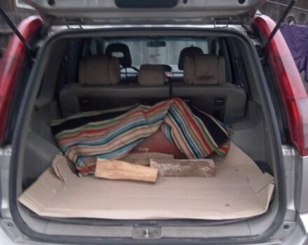 Сірий Ніссан ІксТрейл, об'ємом двигуна 2.2 л та пробігом 300 тис. км за 5000 $, фото 16 на Automoto.ua