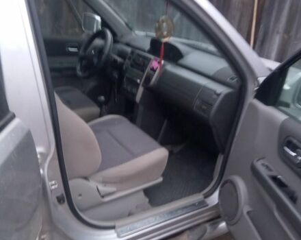 Сірий Ніссан ІксТрейл, об'ємом двигуна 2.2 л та пробігом 300 тис. км за 5000 $, фото 13 на Automoto.ua