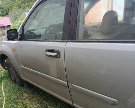 Серый Ниссан ИксТрейл, объемом двигателя 0 л и пробегом 110 тыс. км за 2500 $, фото 5 на Automoto.ua