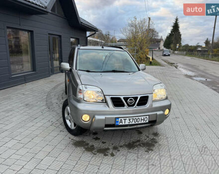 Серый Ниссан ИксТрейл, объемом двигателя 2 л и пробегом 249 тыс. км за 4999 $, фото 3 на Automoto.ua