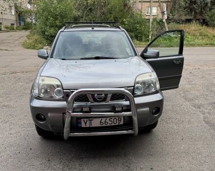 Серый Ниссан ИксТрейл, объемом двигателя 2.2 л и пробегом 265 тыс. км за 3550 $, фото 4 на Automoto.ua