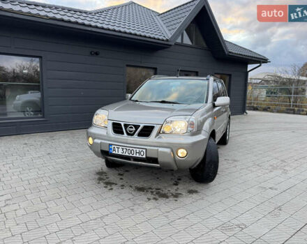 Серый Ниссан ИксТрейл, объемом двигателя 2 л и пробегом 249 тыс. км за 4999 $, фото 1 на Automoto.ua