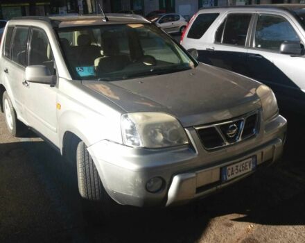 Серый Ниссан ИксТрейл, объемом двигателя 2 л и пробегом 188 тыс. км за 3500 $, фото 4 на Automoto.ua