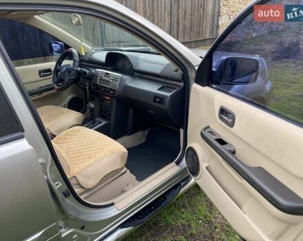 Серый Ниссан ИксТрейл, объемом двигателя 2 л и пробегом 221 тыс. км за 5000 $, фото 14 на Automoto.ua