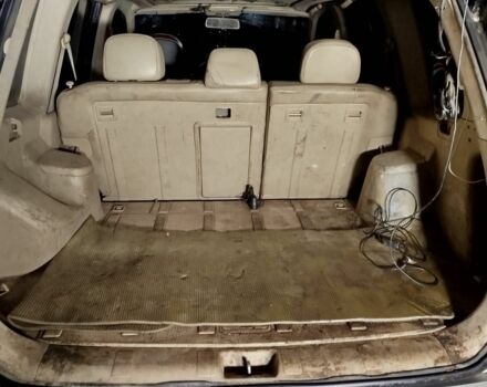 Серый Ниссан ИксТрейл, объемом двигателя 2 л и пробегом 260 тыс. км за 4000 $, фото 7 на Automoto.ua