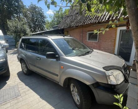 Серый Ниссан ИксТрейл, объемом двигателя 0 л и пробегом 320 тыс. км за 3500 $, фото 2 на Automoto.ua