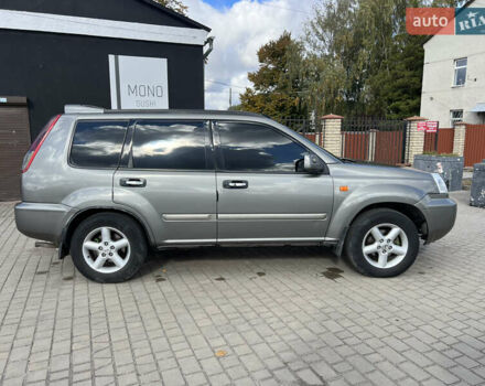 Серый Ниссан ИксТрейл, объемом двигателя 2.2 л и пробегом 468 тыс. км за 5500 $, фото 1 на Automoto.ua