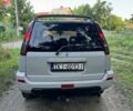 Серый Ниссан ИксТрейл, объемом двигателя 2.2 л и пробегом 240 тыс. км за 3550 $, фото 4 на Automoto.ua