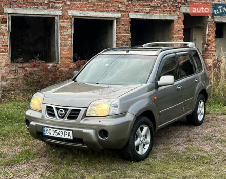 Серый Ниссан ИксТрейл, объемом двигателя 2.2 л и пробегом 401 тыс. км за 4400 $, фото 3 на Automoto.ua
