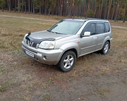 Сірий Ніссан ІксТрейл, об'ємом двигуна 2 л та пробігом 234 тис. км за 4100 $, фото 3 на Automoto.ua