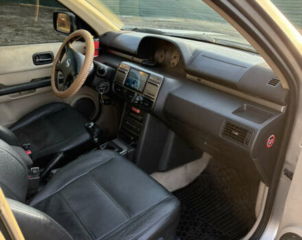 Серый Ниссан ИксТрейл, объемом двигателя 2.18 л и пробегом 351 тыс. км за 6700 $, фото 5 на Automoto.ua