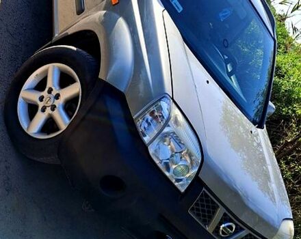 Серый Ниссан ИксТрейл, объемом двигателя 2.2 л и пробегом 280 тыс. км за 4000 $, фото 1 на Automoto.ua