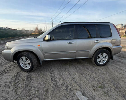 Серый Ниссан ИксТрейл, объемом двигателя 2.18 л и пробегом 351 тыс. км за 6700 $, фото 2 на Automoto.ua