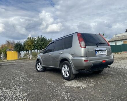 Серый Ниссан ИксТрейл, объемом двигателя 2 л и пробегом 200 тыс. км за 4950 $, фото 3 на Automoto.ua