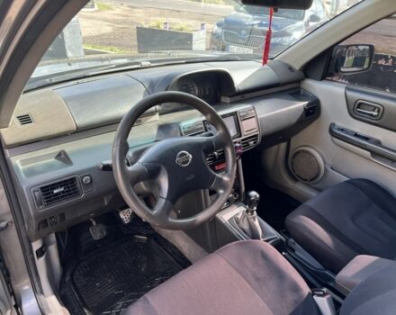 Серый Ниссан ИксТрейл, объемом двигателя 2.2 л и пробегом 468 тыс. км за 5500 $, фото 8 на Automoto.ua