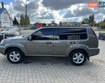 Серый Ниссан ИксТрейл, объемом двигателя 2.2 л и пробегом 468 тыс. км за 5500 $, фото 5 на Automoto.ua