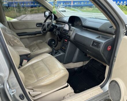 Серый Ниссан ИксТрейл, объемом двигателя 2.2 л и пробегом 340 тыс. км за 5000 $, фото 10 на Automoto.ua