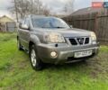 Серый Ниссан ИксТрейл, объемом двигателя 2 л и пробегом 221 тыс. км за 5000 $, фото 3 на Automoto.ua