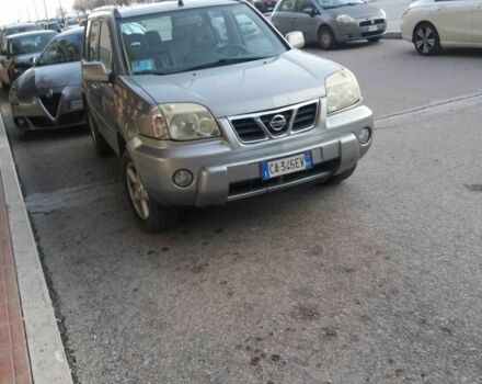 Серый Ниссан ИксТрейл, объемом двигателя 2 л и пробегом 188 тыс. км за 3500 $, фото 3 на Automoto.ua