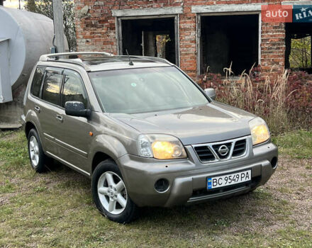 Серый Ниссан ИксТрейл, объемом двигателя 2.2 л и пробегом 401 тыс. км за 4400 $, фото 9 на Automoto.ua