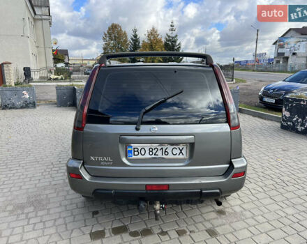 Серый Ниссан ИксТрейл, объемом двигателя 2.2 л и пробегом 468 тыс. км за 5500 $, фото 3 на Automoto.ua