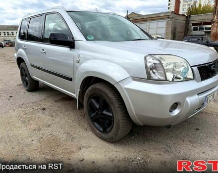 Серый Ниссан ИксТрейл, объемом двигателя 2.2 л и пробегом 266 тыс. км за 3400 $, фото 3 на Automoto.ua