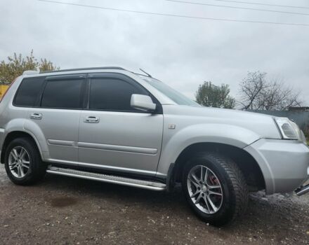 Сірий Ніссан ІксТрейл, об'ємом двигуна 2 л та пробігом 450 тис. км за 7000 $, фото 1 на Automoto.ua