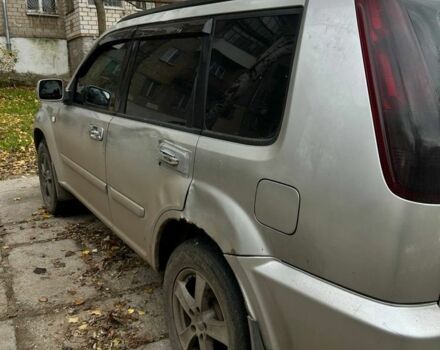 Серый Ниссан ИксТрейл, объемом двигателя 2.2 л и пробегом 308 тыс. км за 1500 $, фото 5 на Automoto.ua