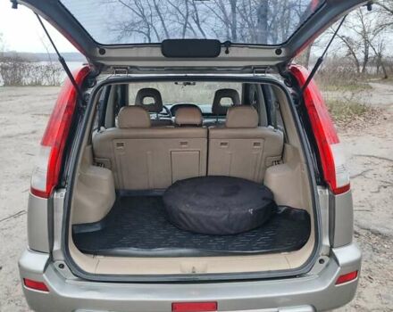 Сірий Ніссан ІксТрейл, об'ємом двигуна 2 л та пробігом 200 тис. км за 5900 $, фото 13 на Automoto.ua