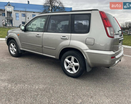 Серый Ниссан ИксТрейл, объемом двигателя 2 л и пробегом 336 тыс. км за 5750 $, фото 9 на Automoto.ua